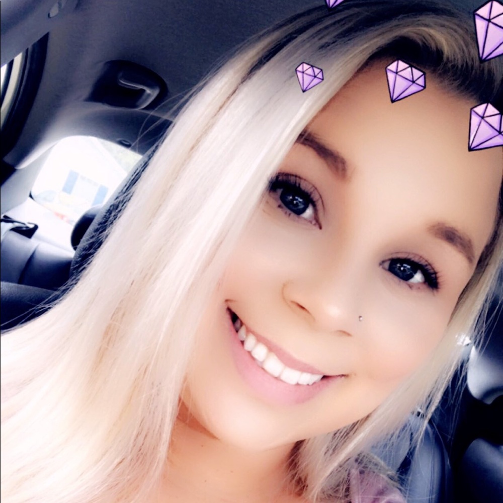 Meet your Posher, Lisa